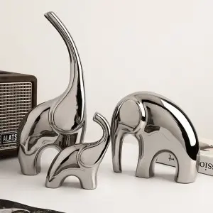 Metal Elephant Family: Elegant Interior Decoration